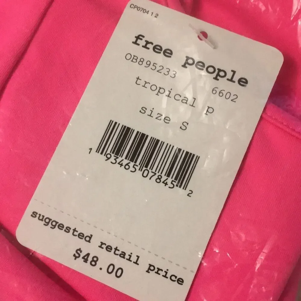 NEW - FREE PEOPLE MOVEMENT IDRIS SOLID BRA Size Small - PINK